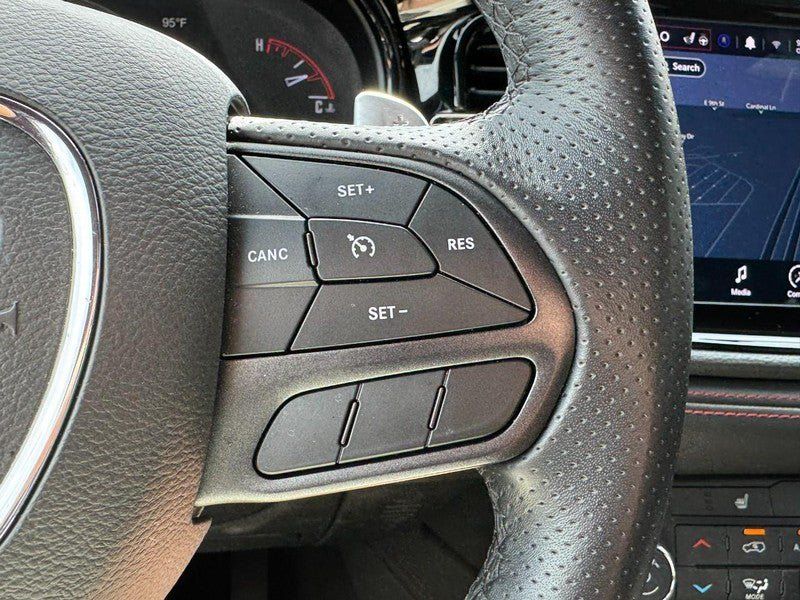 Used 2025 Dodge Durango GT AWD/4WD image 21