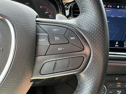 Used 2025 Dodge Durango GT AWD/4WD image 21