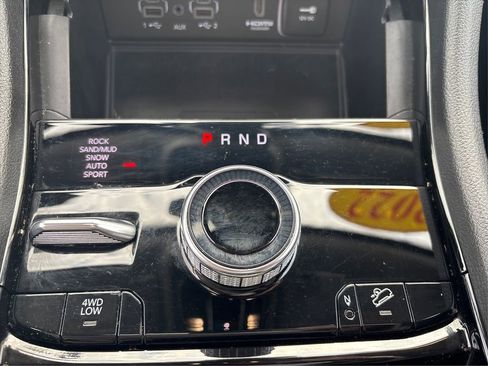 Used 2022 Jeep Grand Cherokee Limited 4xe w/ Luxury Tech Group II AWD/4WD image 32