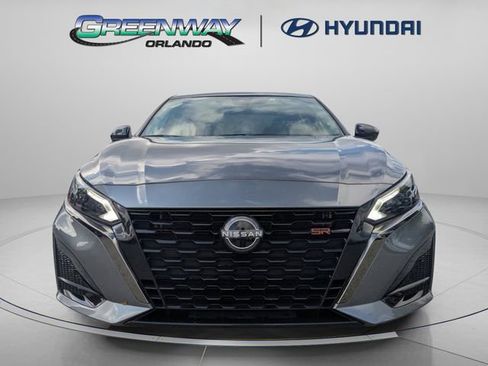 Used 2024 Nissan Altima 2.5 SR FWD image 3