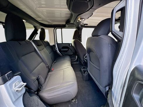 Used 2022 Jeep Wrangler Unlimited Sport AWD/4WD image 31