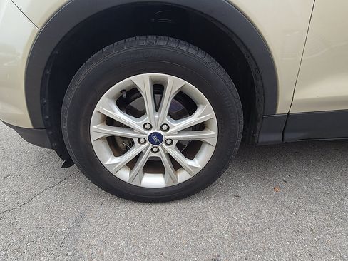 Used 2017 Ford Escape SE FWD image 9