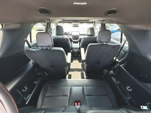 Used 2025 Ford Explorer ST AWD/4WD image 21