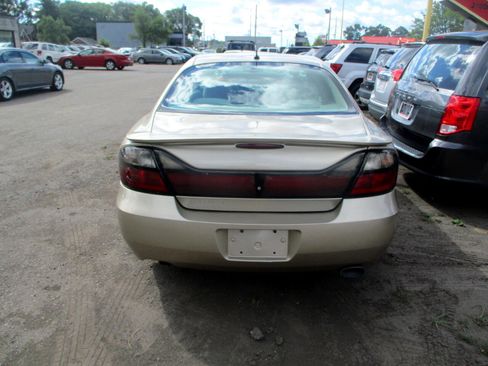 Used 2005 Pontiac Bonneville SLE image 5