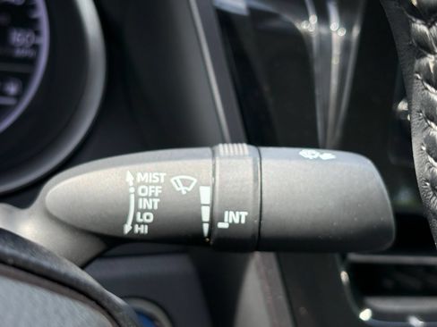 Used 2023 Toyota Camry SE FWD image 18