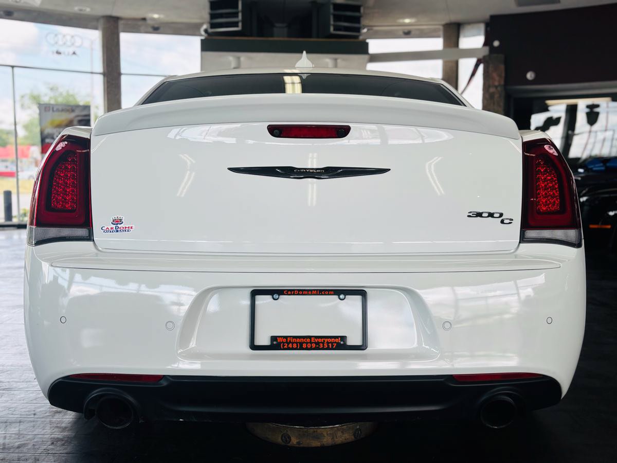 Used 2023 Chrysler 300 C RWD image 11