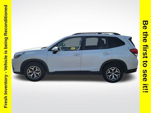 Used 2021 Subaru Forester Premium AWD/4WD image 2