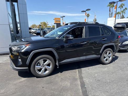 Used 2021 Toyota RAV4 Limited AWD/4WD image 18