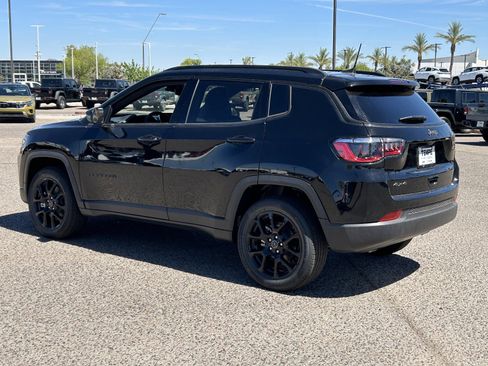 New 2026 Jeep Compass Latitude image 3