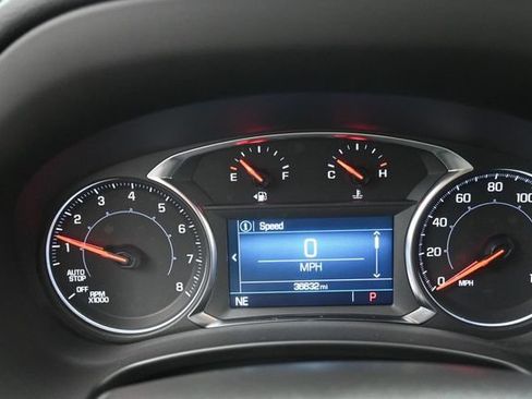 Used 2023 GMC Terrain SLE w/ Driver Convenience Package FWD image 9