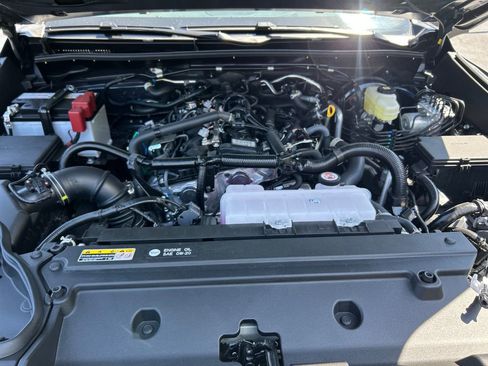 New 2026 Toyota 4Runner SR5 AWD/4WD image 25