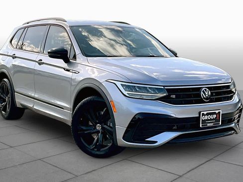 Used 2023 Volkswagen Tiguan SE R-Line FWD image 3