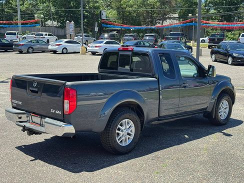 Used 2018 Nissan Frontier SV AWD/4WD image 5