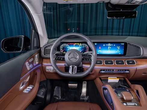 New 2026 Mercedes-Benz GLS 450 4MATIC image 15
