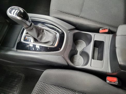 Used 2019 Nissan Rogue Sport S image 26