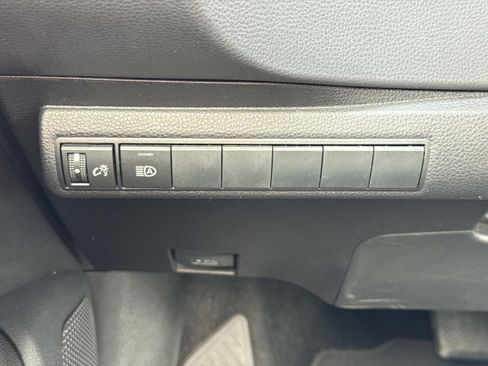 Used 2024 Toyota Corolla SE image 18