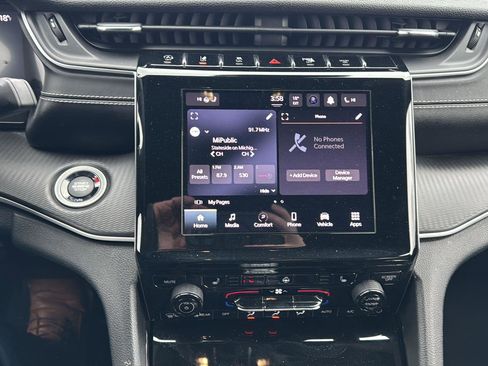 Used 2023 Jeep Grand Cherokee Altitude image 14