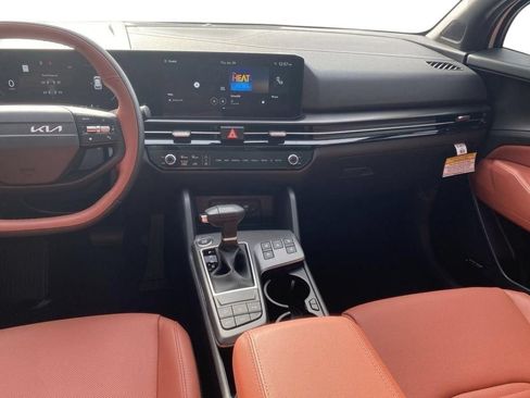 New 2026 Kia Sportage SX FWD image 13
