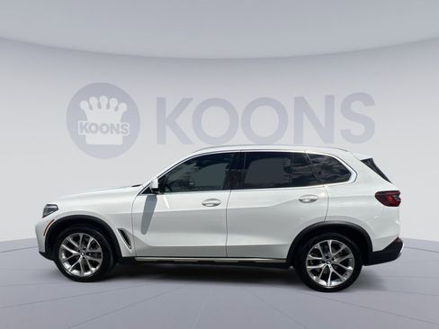 Used 2023 BMW X5 xDrive40i w/ Parking Assistance Package AWD/4WD image 13
