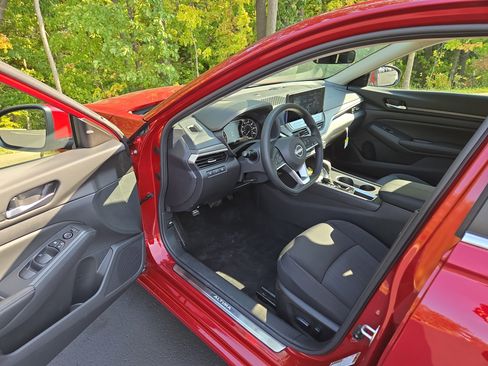 New 2025 Nissan Altima 2.5 SV w/ SV Special Edition Package image 10