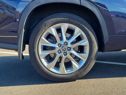 Used 2021 Toyota Highlander Limited image 5