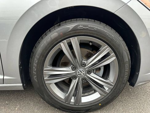Used 2020 Volkswagen Jetta R-Line w/ R-Line Cold Weather Package FWD image 25