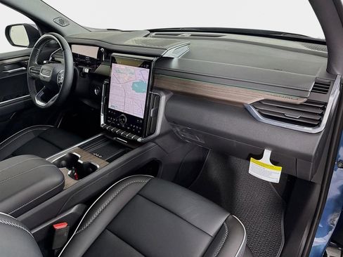 New 2026 GMC Acadia Denali w/ Super Cruise Package image 32