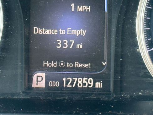 Used 2016 Toyota Camry XLE w/ Moonroof Package image 19