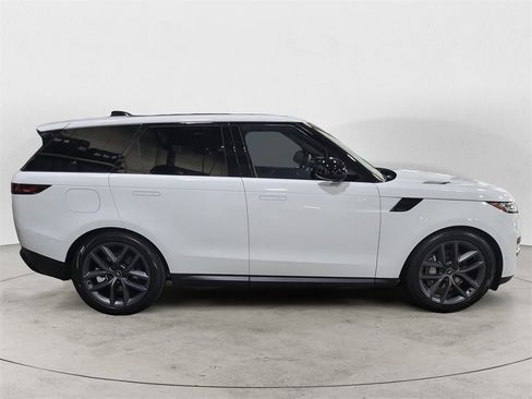 New 2025 Land Rover Range Rover Sport SE image 6