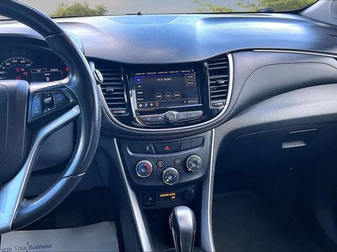 Used 2020 Chevrolet Trax LT w/ Driver Confidence Package AWD/4WD image 6