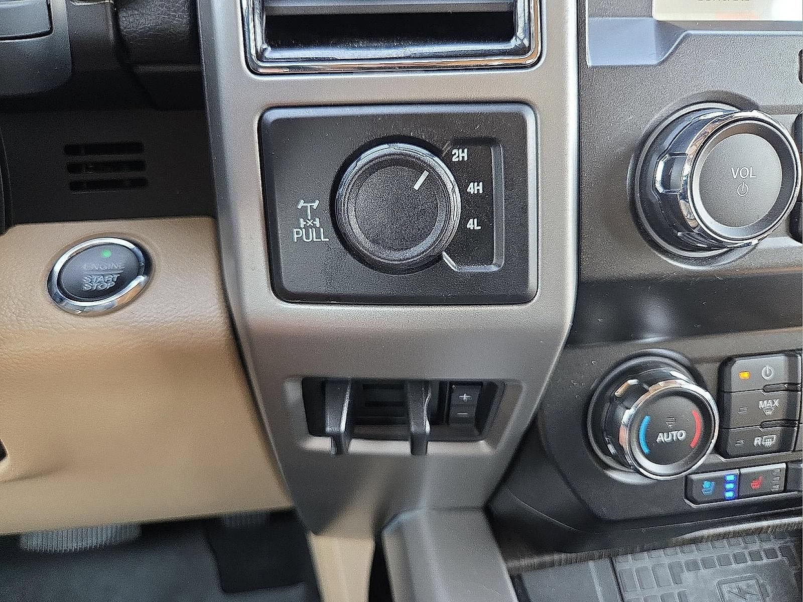Used 2021 Ford F250 Lariat w/ Lariat Ultimate Package AWD/4WD image 20
