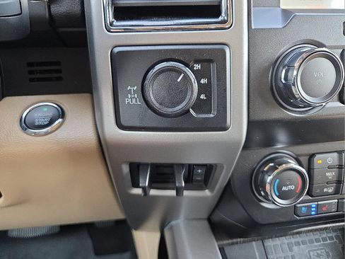 Used 2021 Ford F250 Lariat w/ Lariat Ultimate Package AWD/4WD image 20