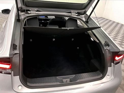 Used 2024 Toyota Prius LE image 34