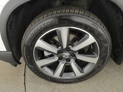 Used 2025 Honda Pilot Touring image 7