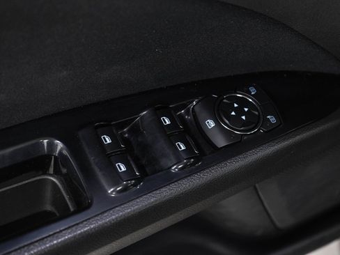 Used 2013 Ford Fusion SE FWD image 19