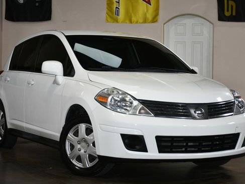 Used 2009 Nissan Versa 1.8 S w/ PWR Pkg image 3