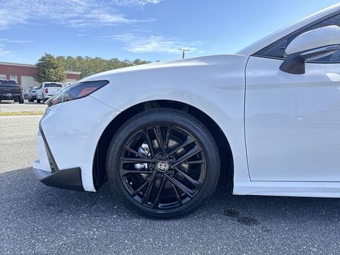 Used 2025 Toyota Camry SE w/ Convenience Package image 7