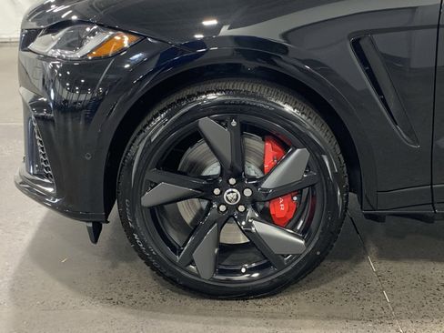 New 2026 Jaguar F-PACE SVR 575 Edition image 10