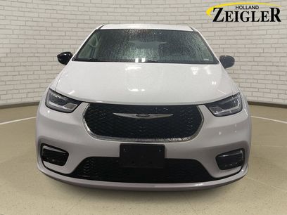Used 2024 Chrysler Pacifica Touring-L