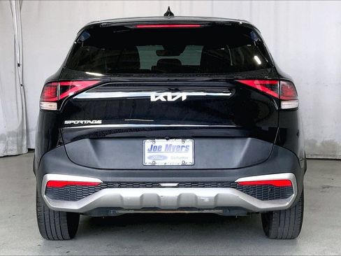 Used 2023 Kia Sportage LX FWD image 4