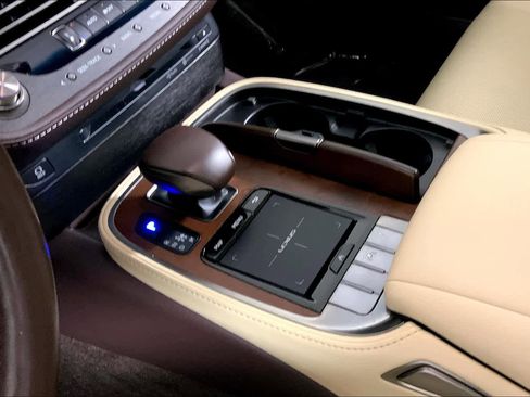 Used 2018 Lexus LS 500 AWD image 16