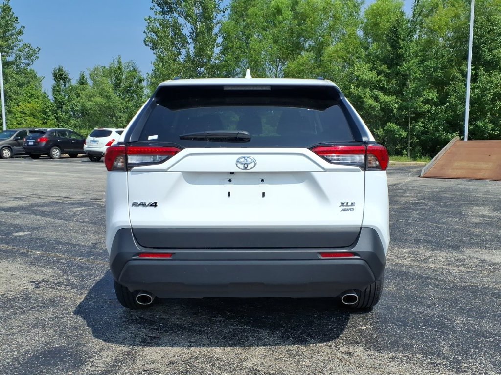 Used 2025 Toyota RAV4 XLE AWD/4WD image 6
