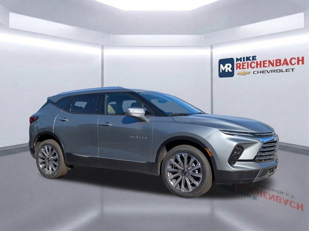 New 2025 Chevrolet Blazer Premier w/ Driver Confidence II Package FWD image 2