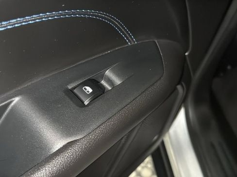 Used 2025 Jeep Compass Latitude w/ Altitude Special Edition image 17