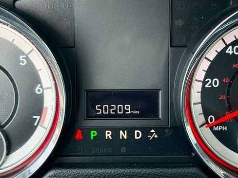 Used 2020 Dodge Grand Caravan SE FWD image 12