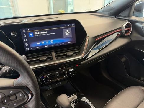 Used 2025 Chevrolet Trax RS w/ Driver Confidence Package image 46