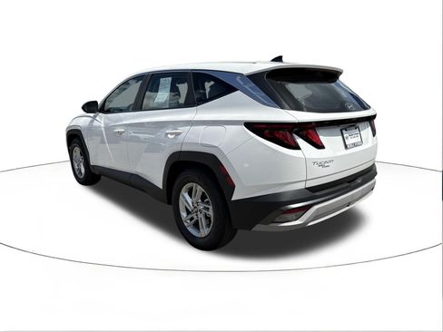 Used 2025 Hyundai Tucson SE FWD image 5