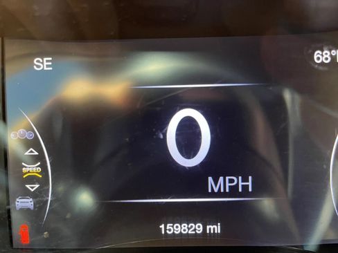 Used 2017 Jeep Grand Cherokee Laredo RWD image 26