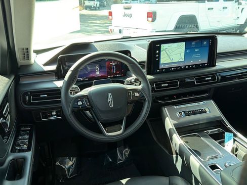 Used 2026 Lincoln Aviator AWD image 20