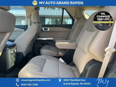 Used 2022 Ford Explorer XLT w/ Class IV Trailer Tow Package image 11